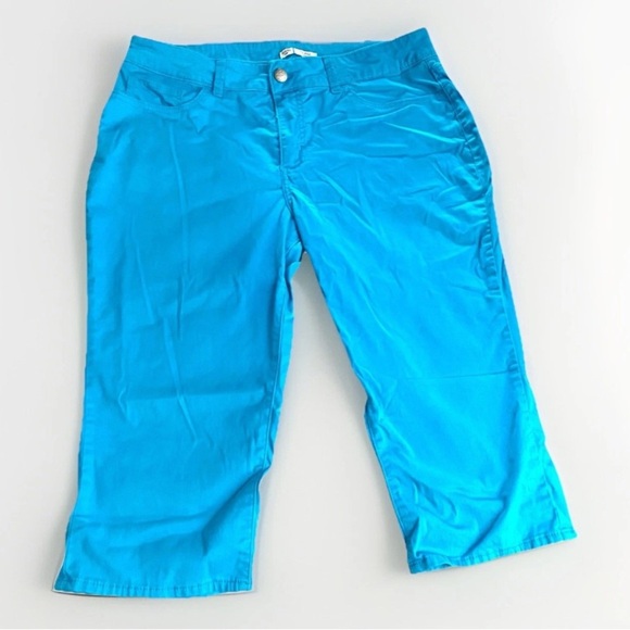 Riders By Lee Pants Women’s 16M Bright Blue Capri Mid Rise Casual Comfort - Picture 1 of 9